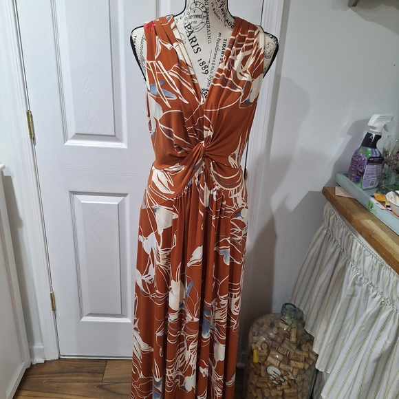 Calvin Klein Rust and White Floral Maxi Dress - Picture 3 of 4